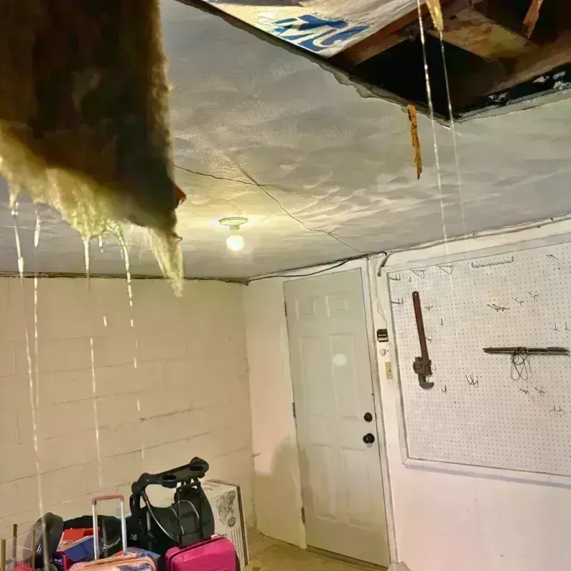 Before and after water damage restoration in Ford Heights, IL